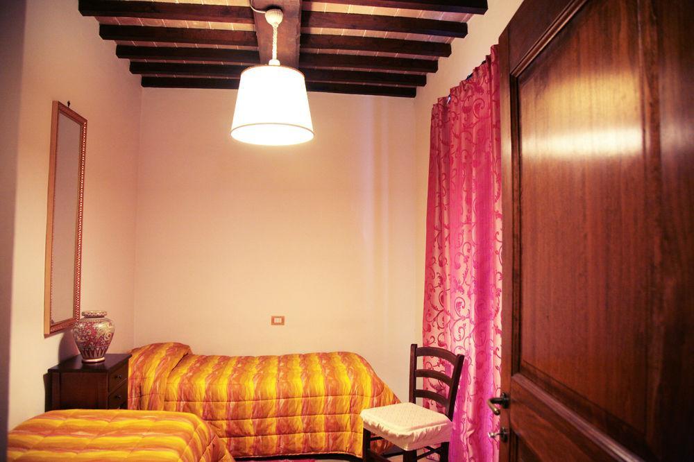 Agriturismo Ponte Di Riocchio グッビオ エクステリア 写真