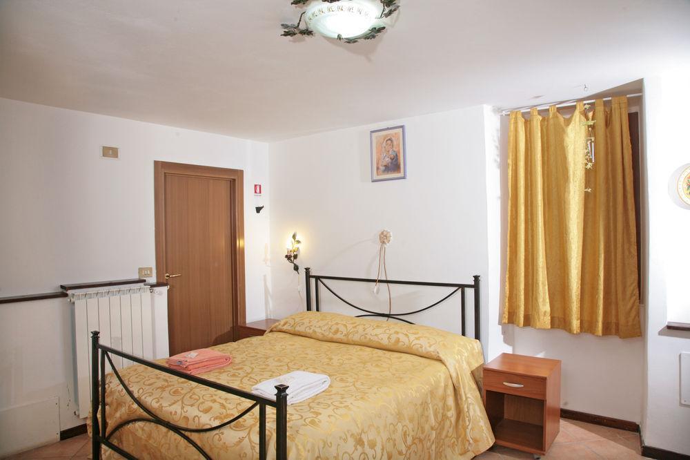 Agriturismo Ponte Di Riocchio グッビオ エクステリア 写真