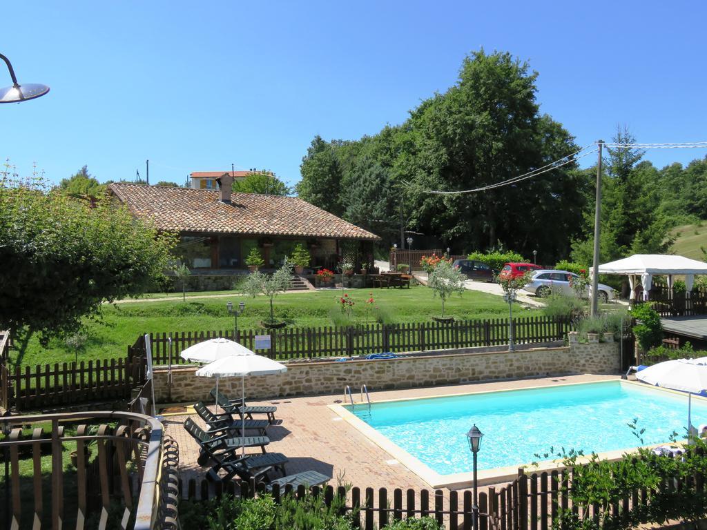 Agriturismo Ponte Di Riocchio グッビオ エクステリア 写真