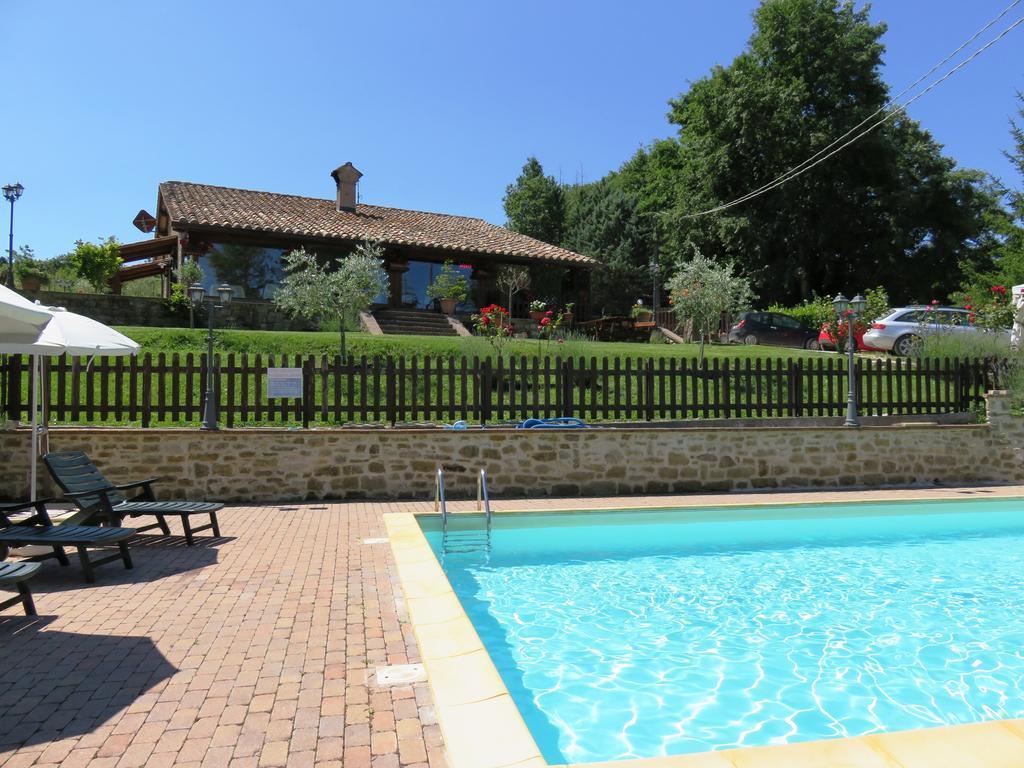 Agriturismo Ponte Di Riocchio グッビオ エクステリア 写真