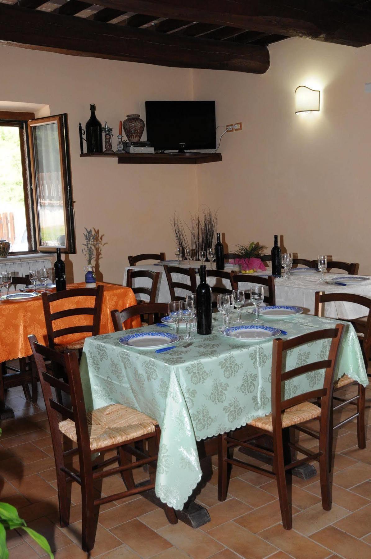 Agriturismo Ponte Di Riocchio グッビオ エクステリア 写真
