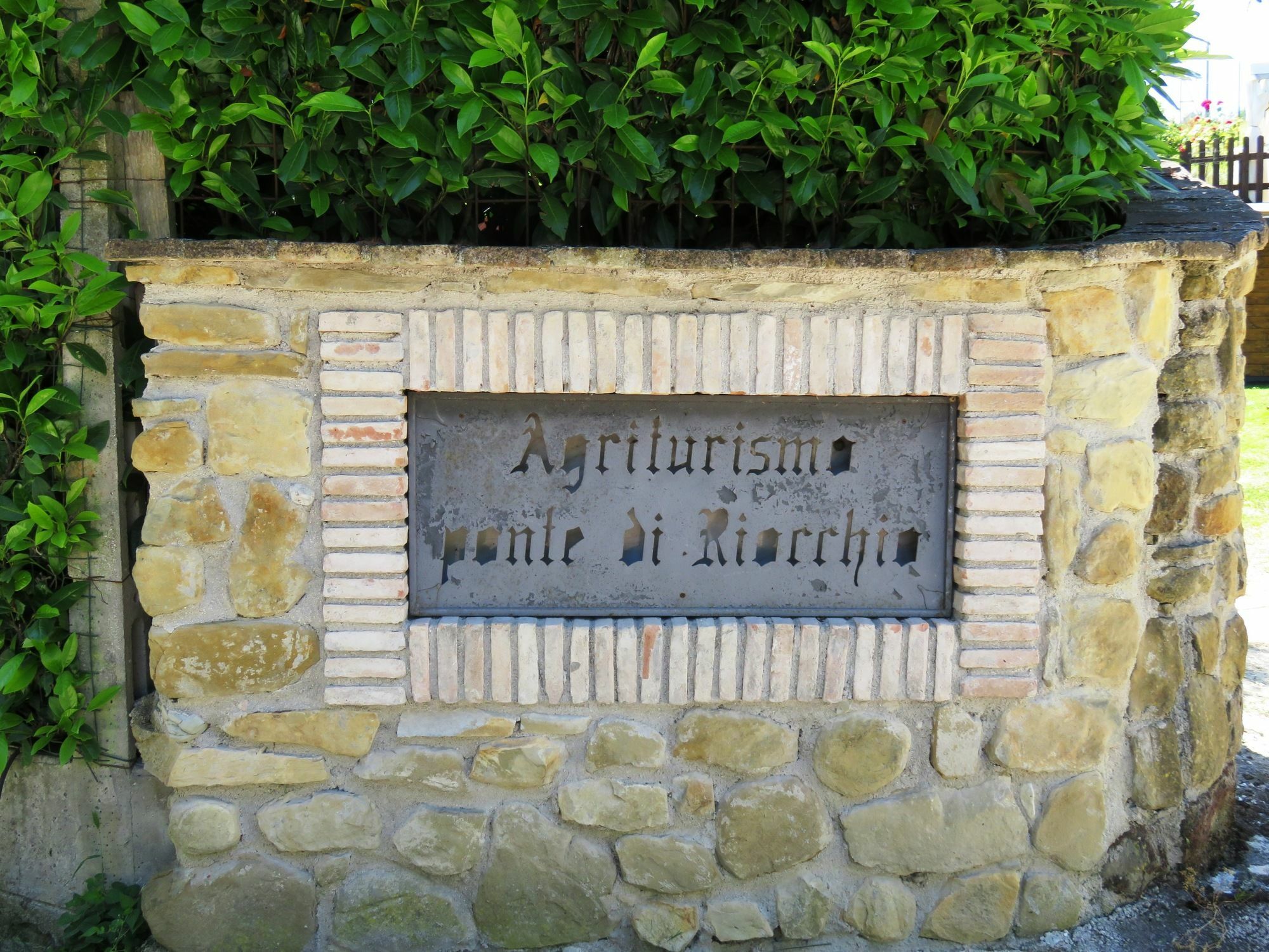 Agriturismo Ponte Di Riocchio グッビオ エクステリア 写真